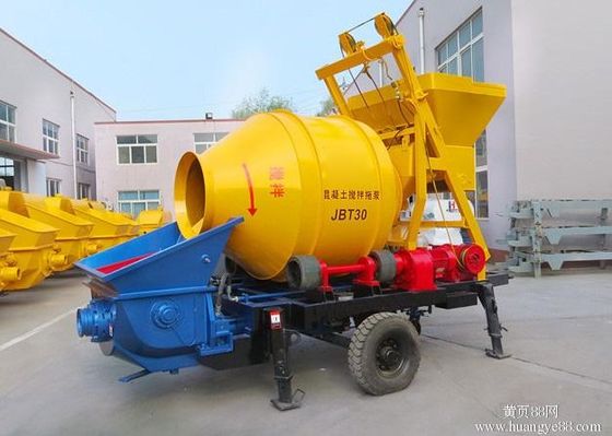 Chiny Przenośna pompa do betonu o wysokiej wydajności 40m3 / hz 4 nogami sterującymi hydraulicznymi dostawca